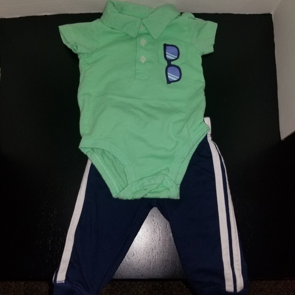 *Bundle* Carter's Outfits - Picture 3 of 3